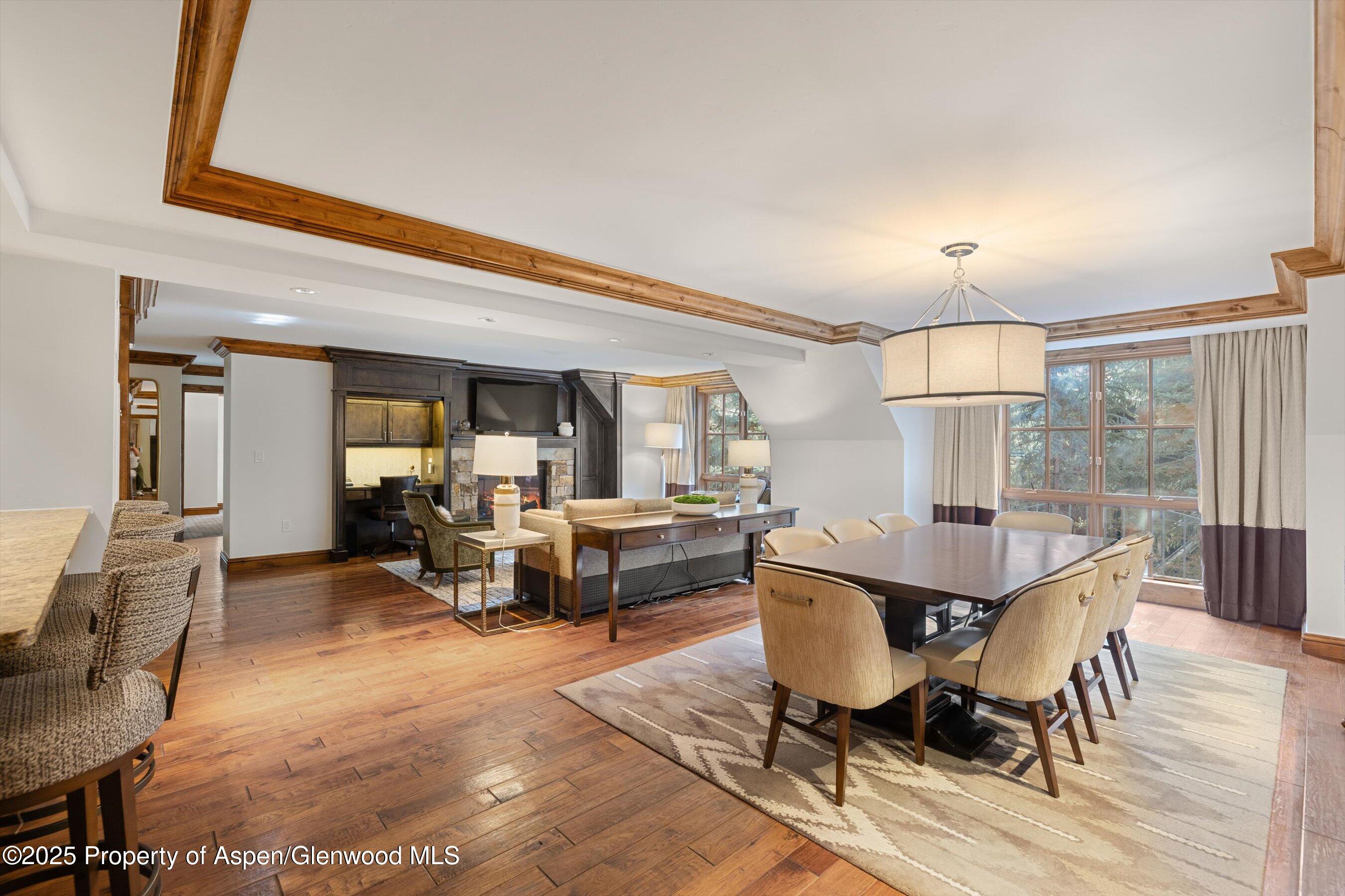 315 E Dean Street, B65