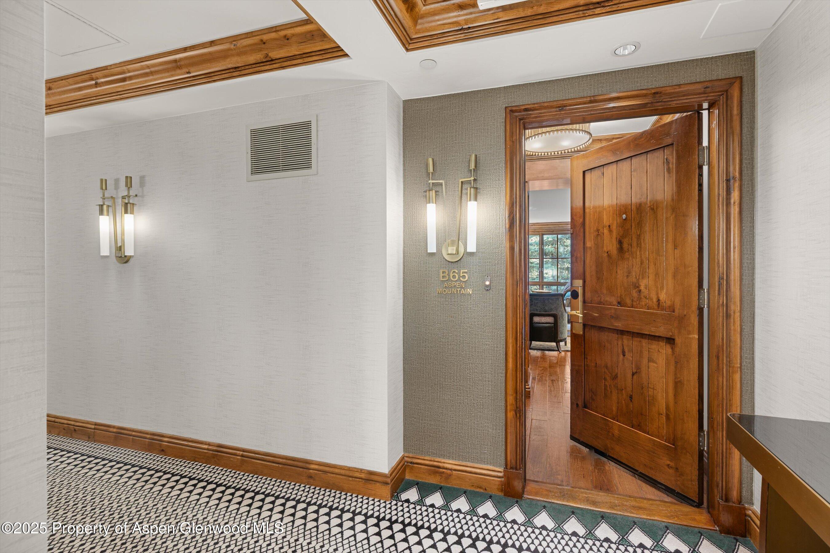 315 E Dean Street, B65