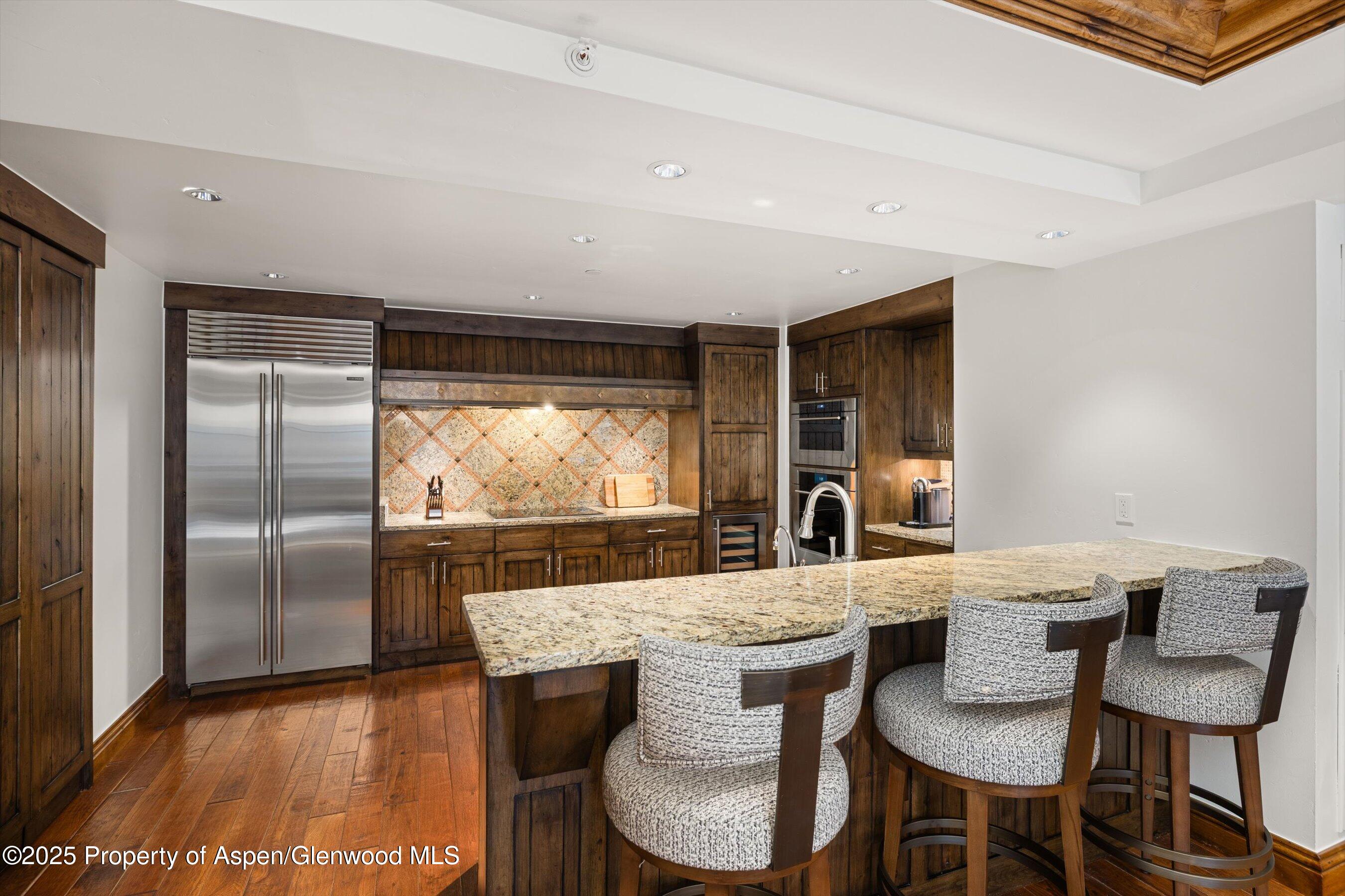 315 E Dean Street, B65