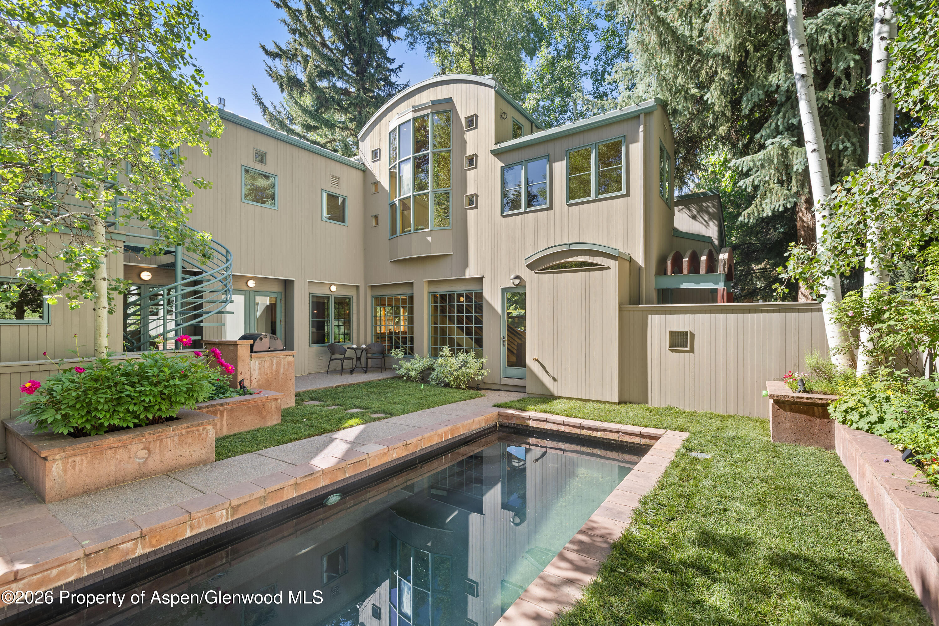 530 West Francis Street