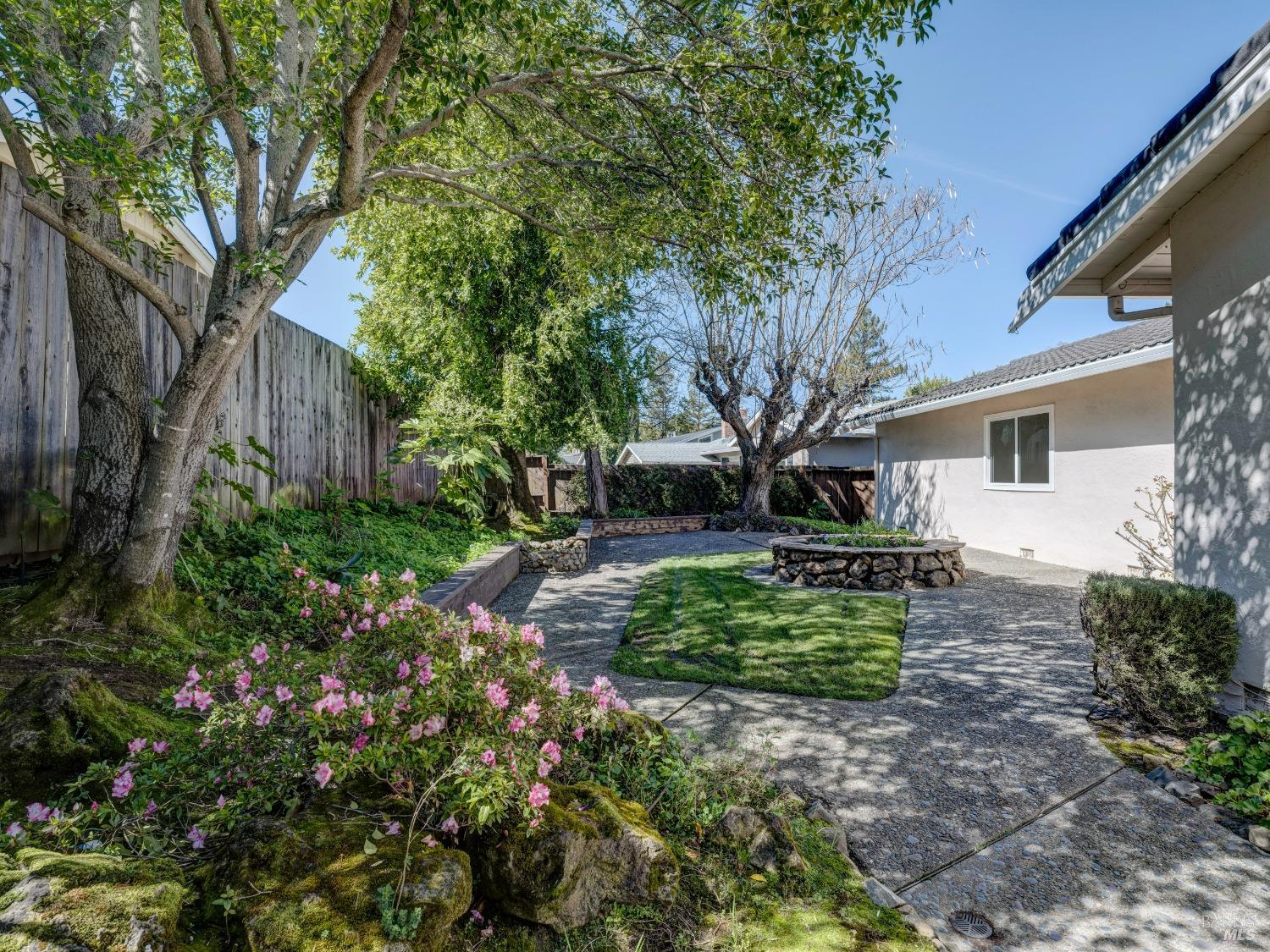 419 Calle De La Mesa