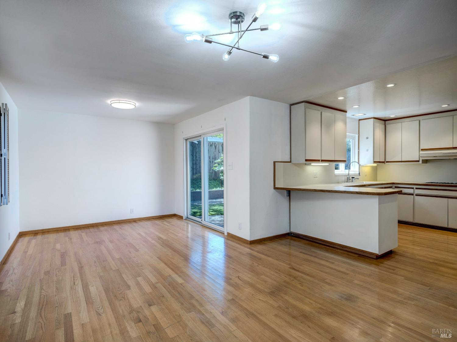 419 Calle De La Mesa