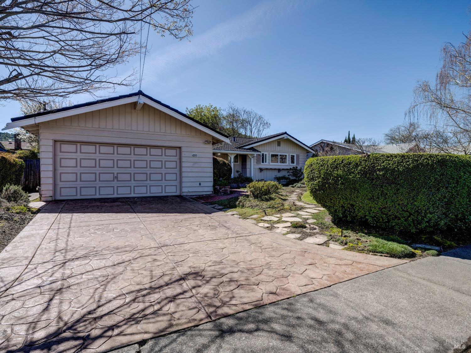 419 Calle De La Mesa