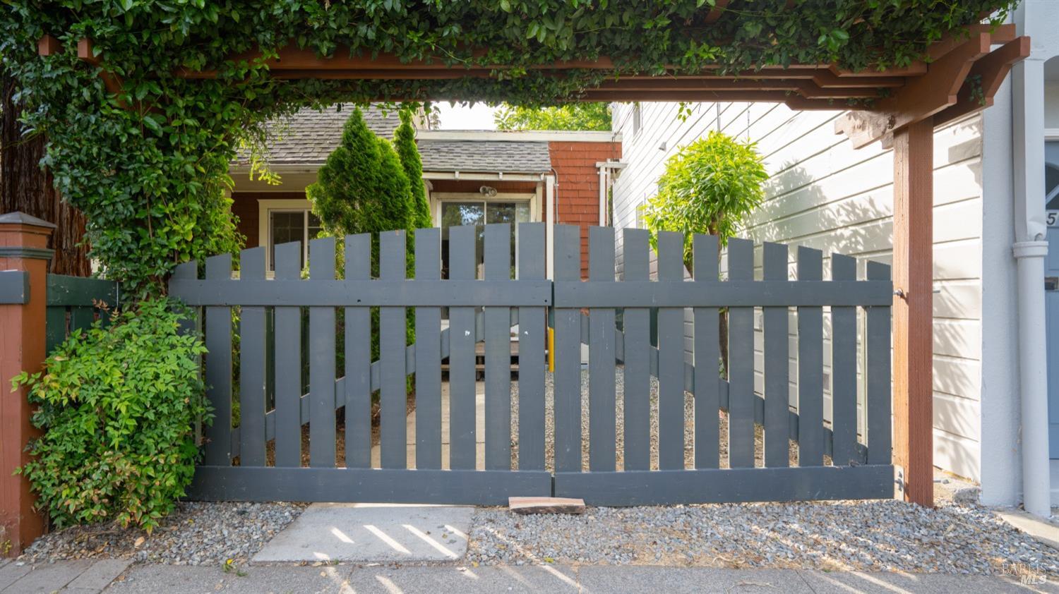 1529 San Anselmo Ave