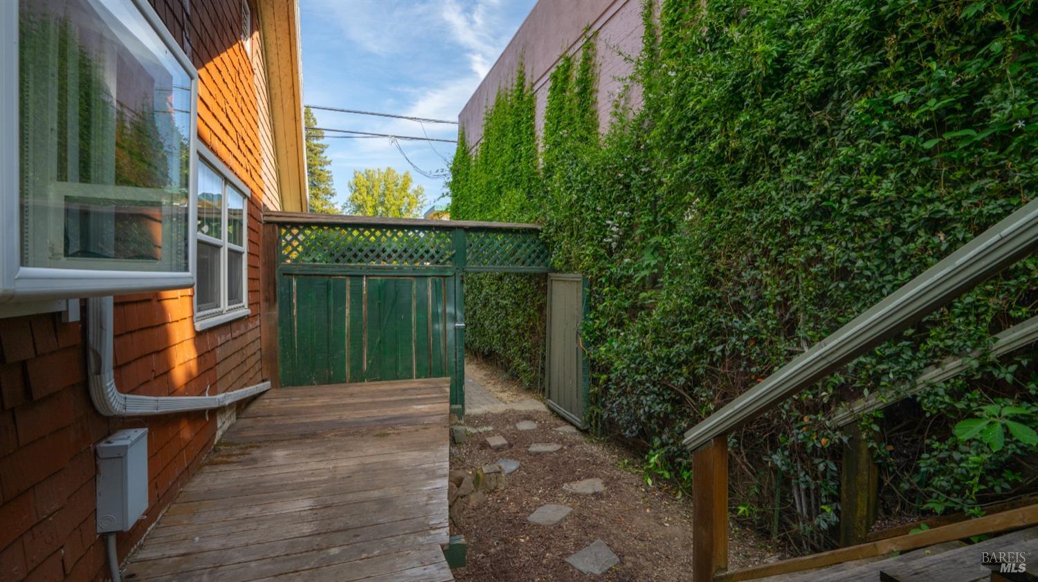 1529 San Anselmo Ave