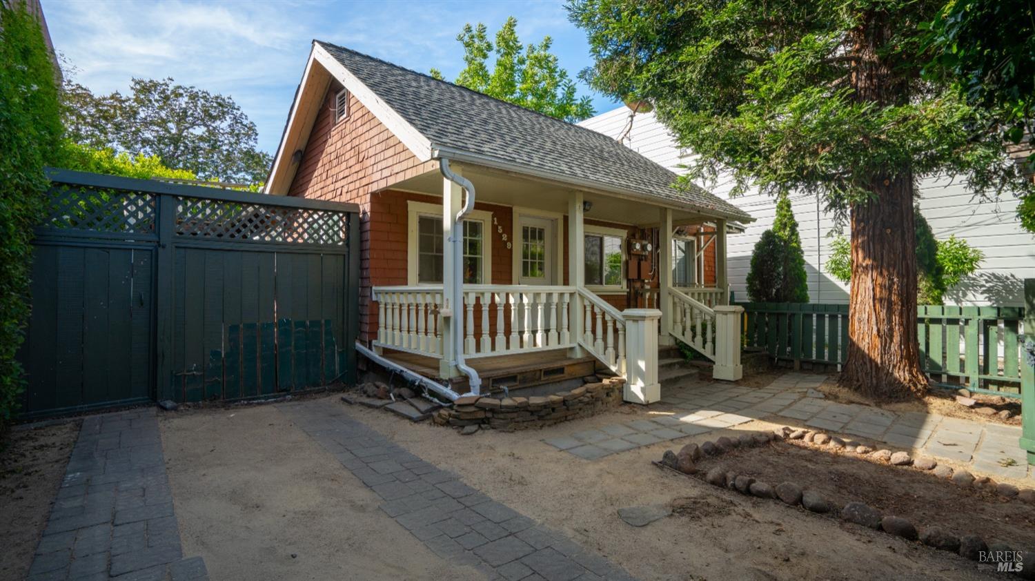 1529 San Anselmo Ave