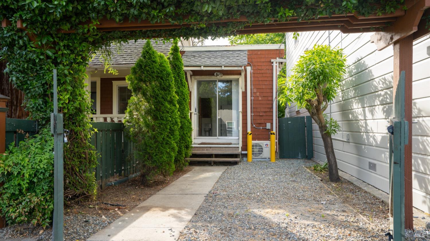 1529 San Anselmo Ave