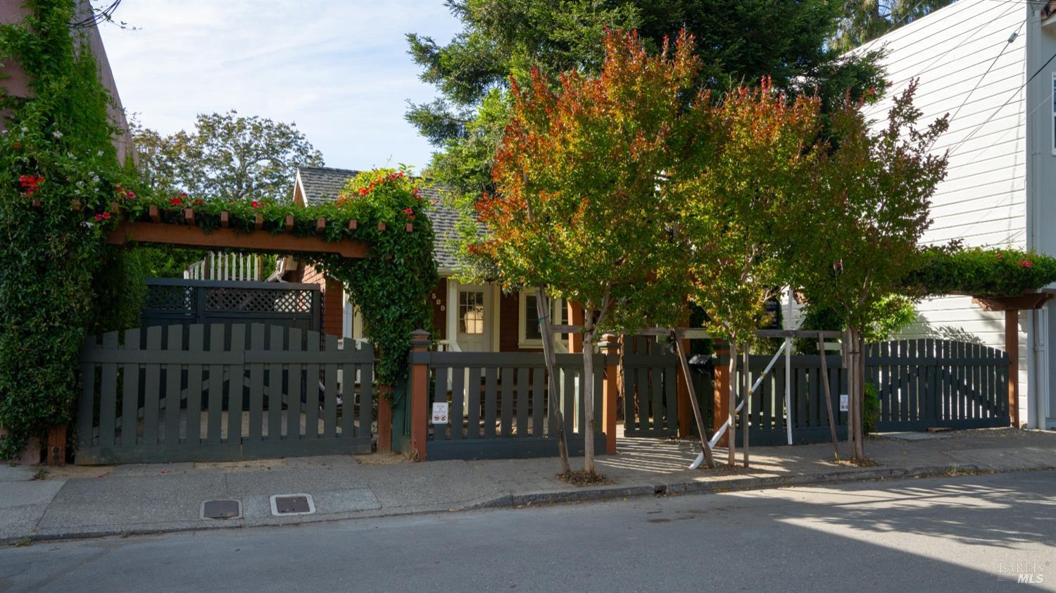 1529 San Anselmo Ave