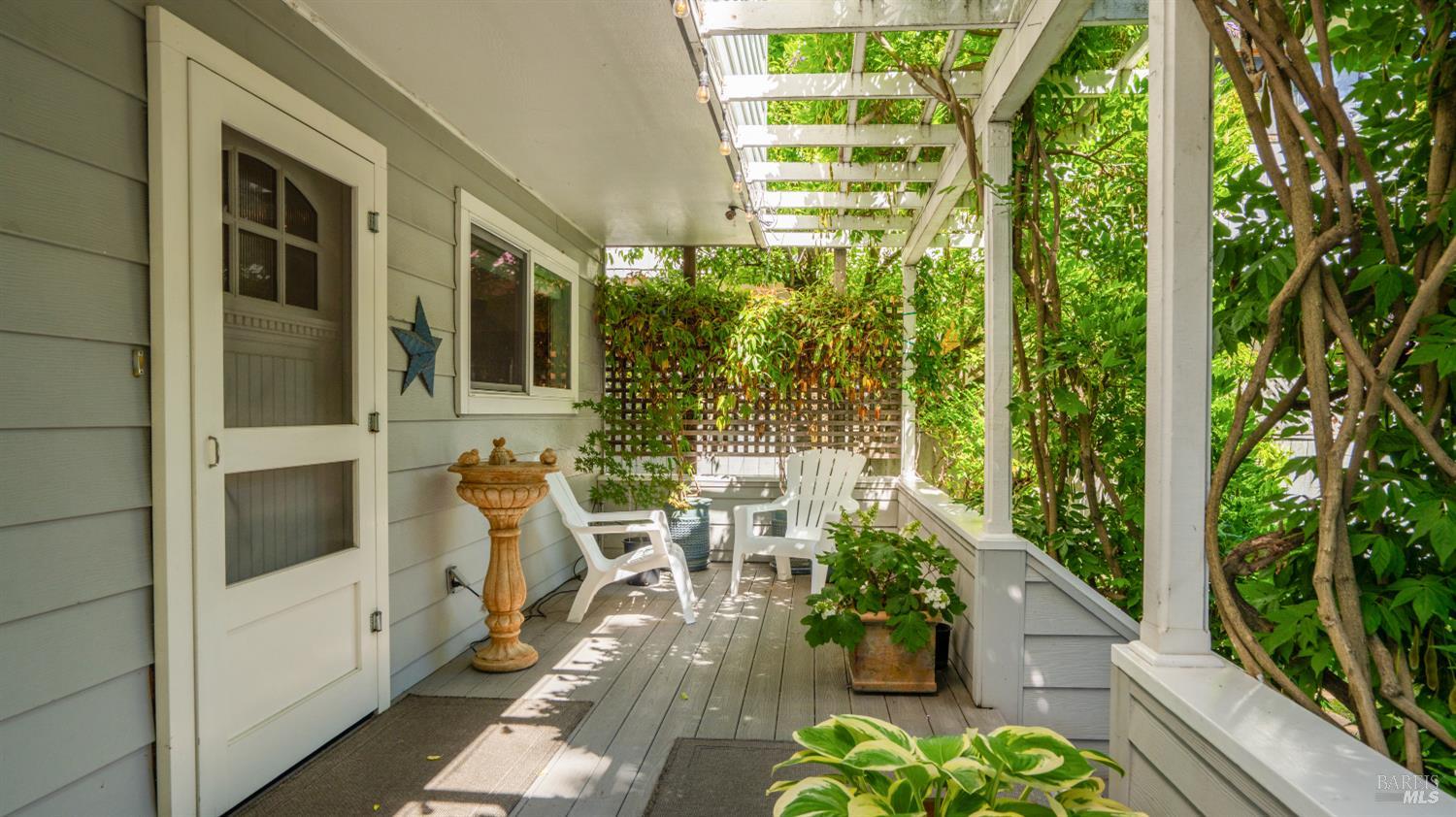 27 Latham Street