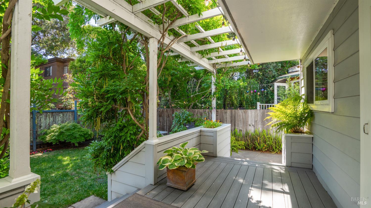 27 Latham Street