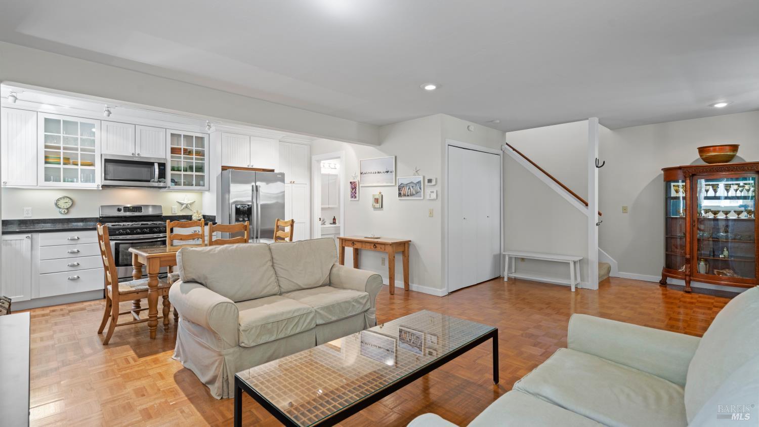27 Latham Street