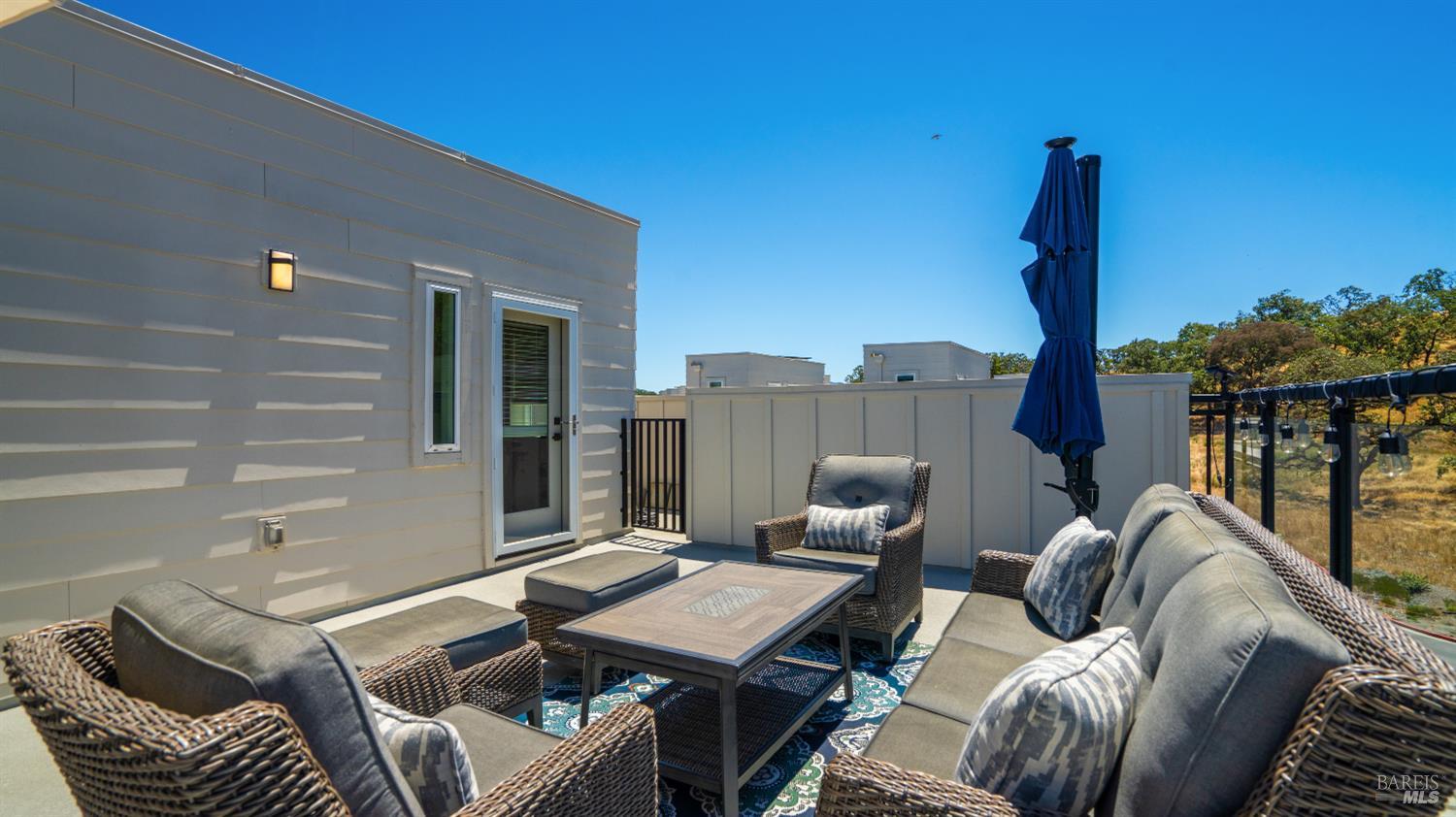 446 Verandah Avenue