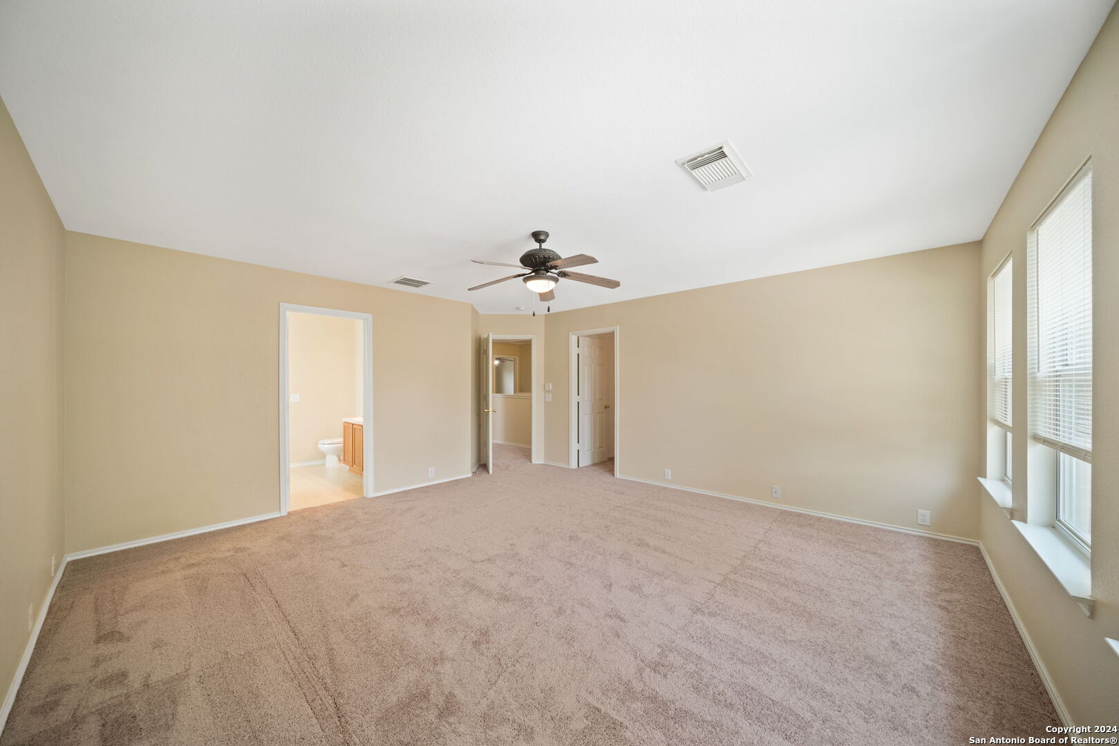 15815 Beaufort Blvd