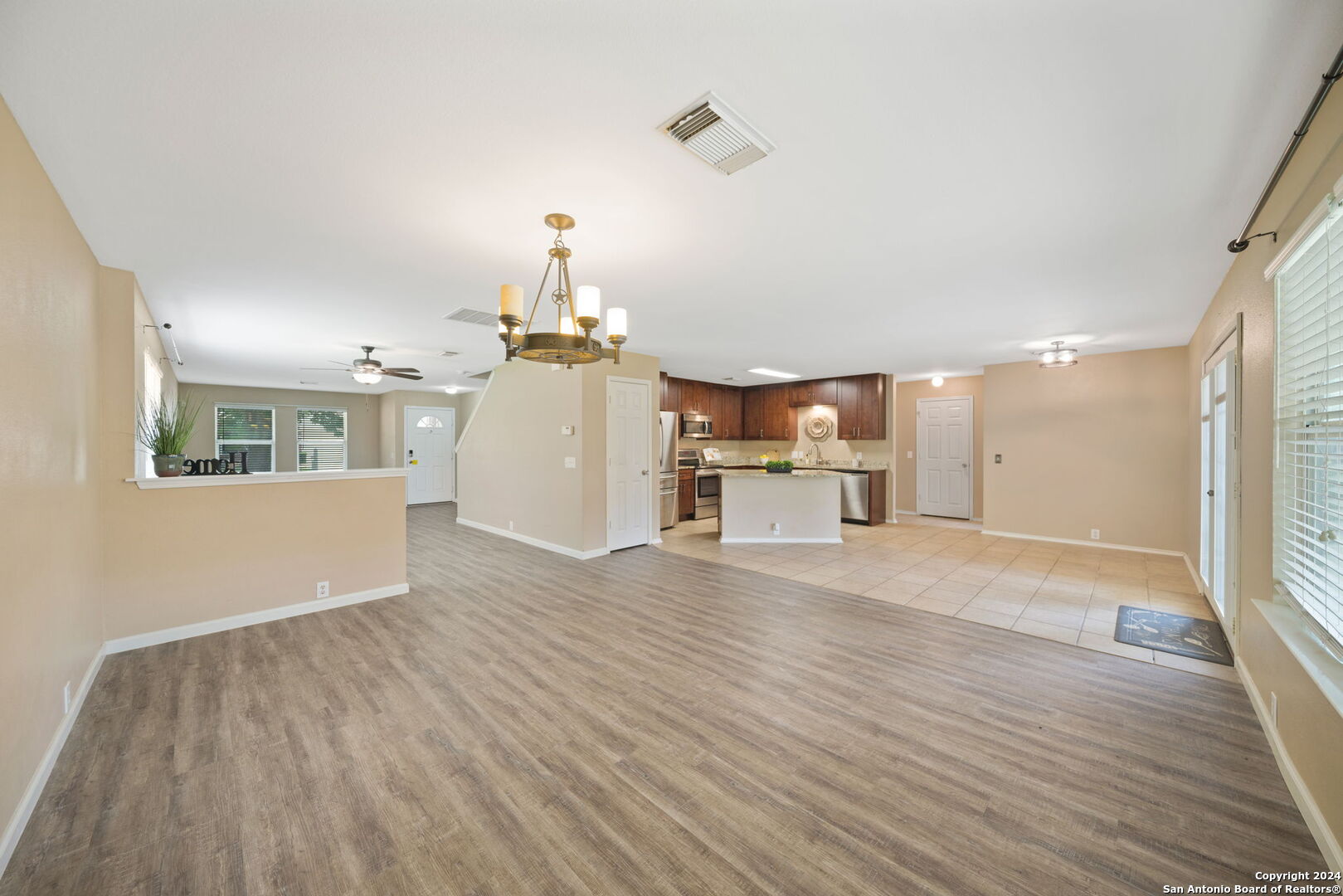 15815 Beaufort Blvd