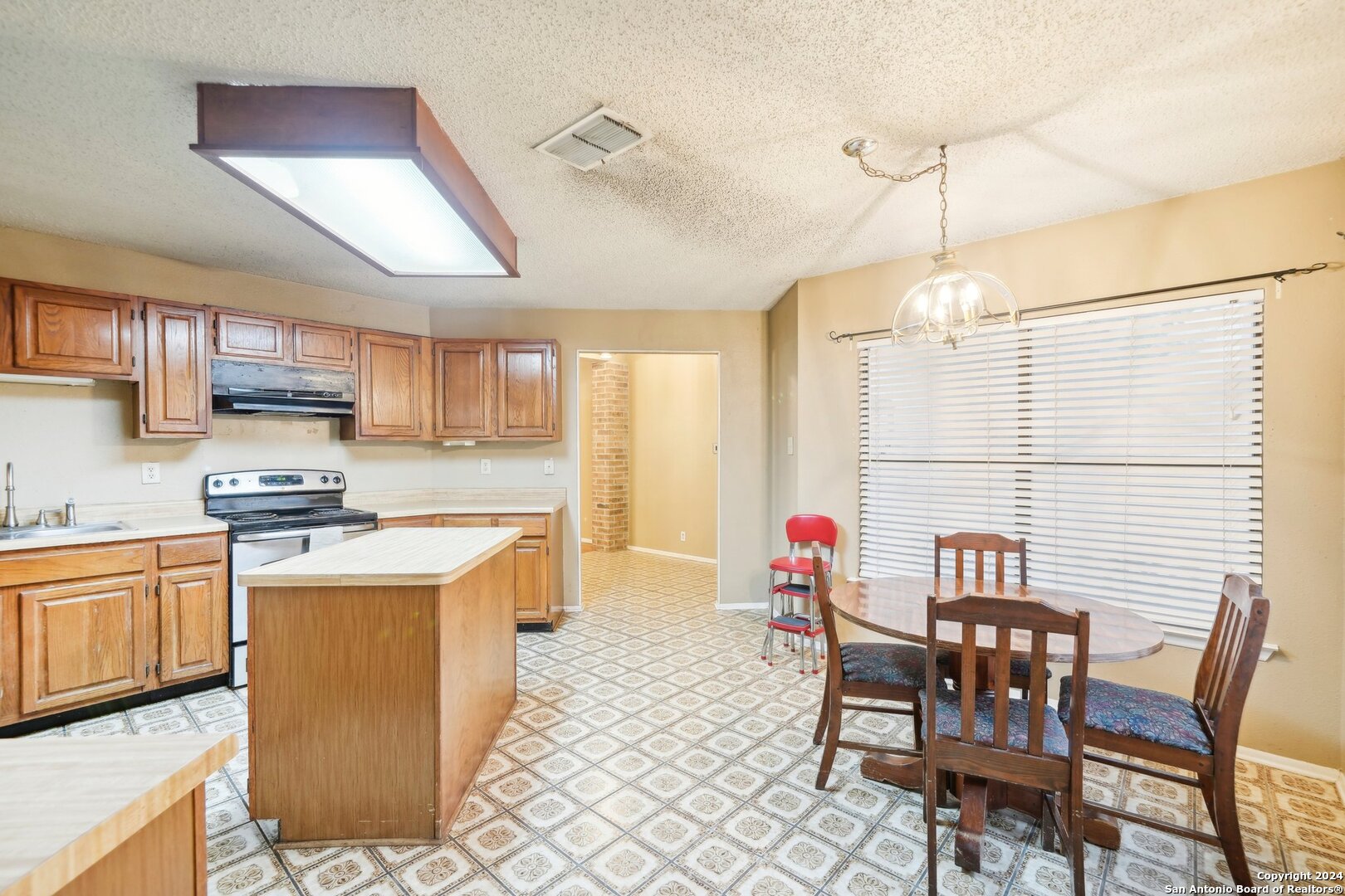 7535 VAN NESS