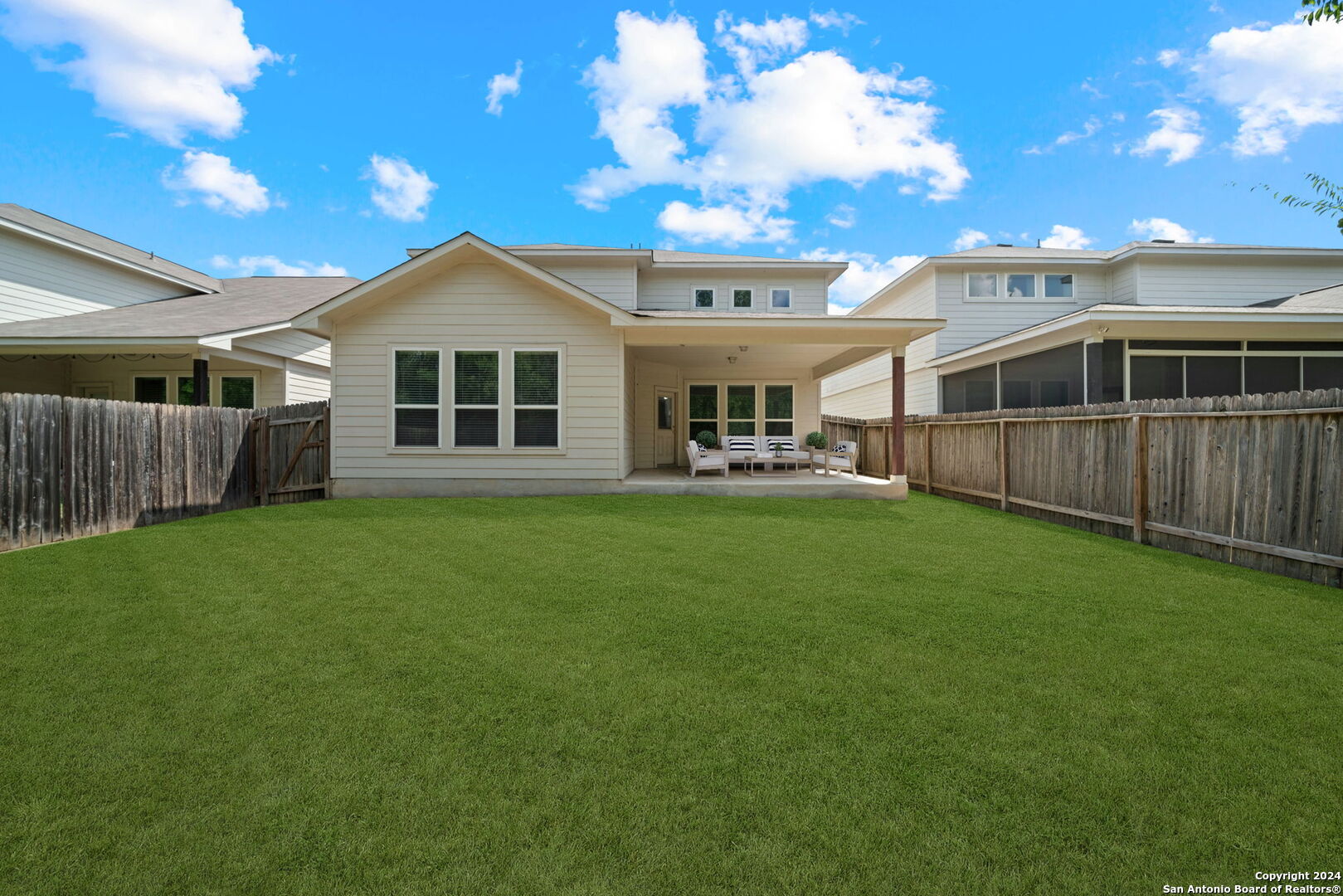 8263 BREEZY COVE