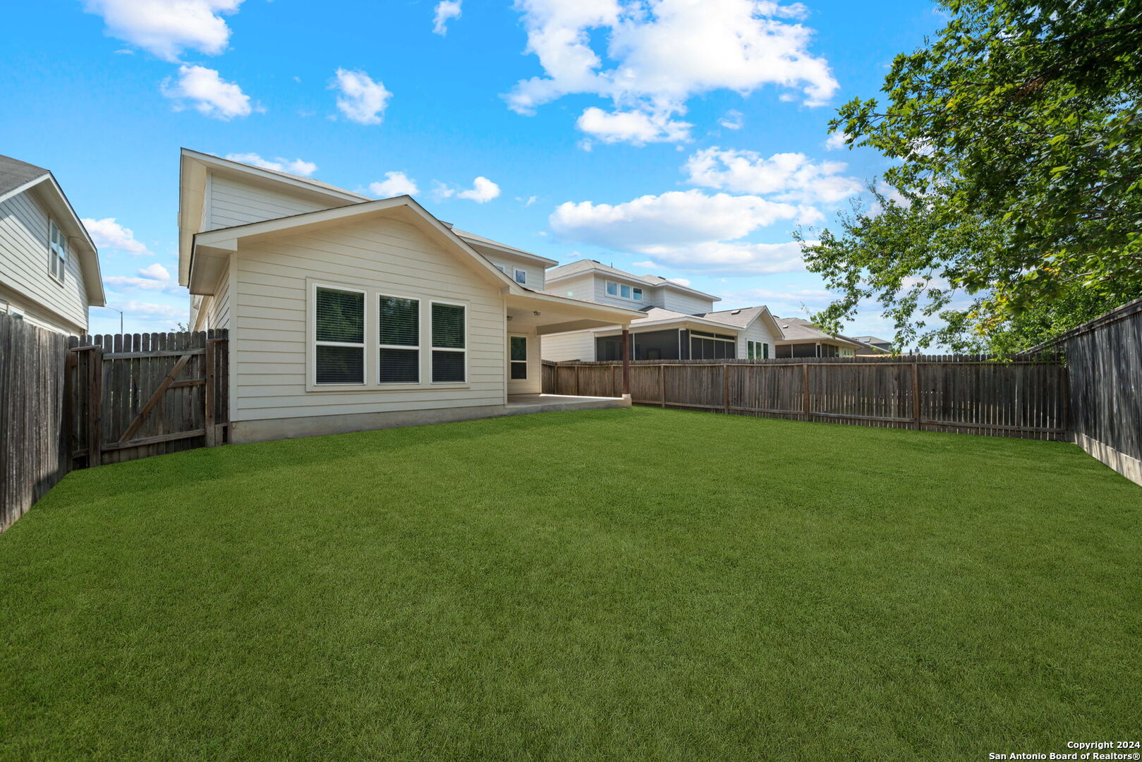 8263 BREEZY COVE