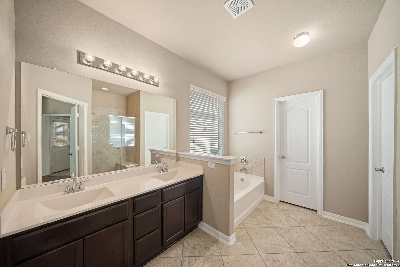 8263 BREEZY COVE