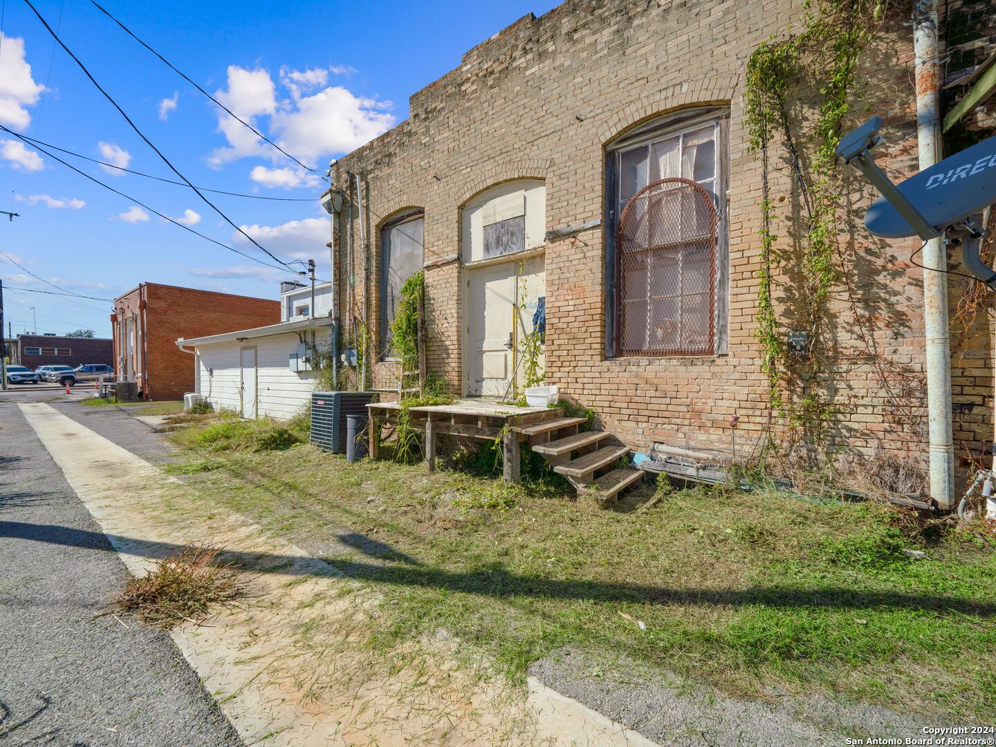 1006 C ST