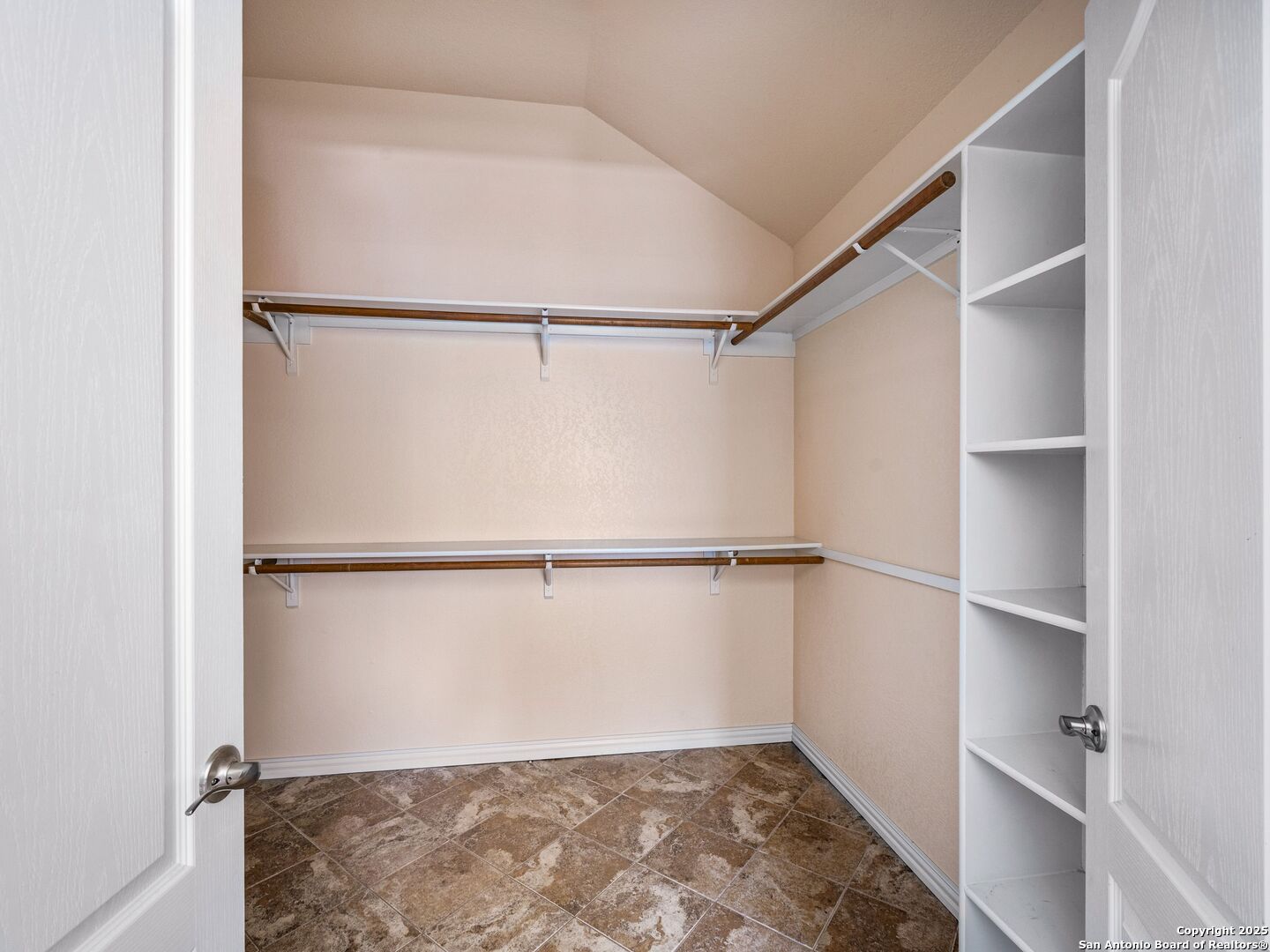 8634 CHEVIOT HEIGHTS