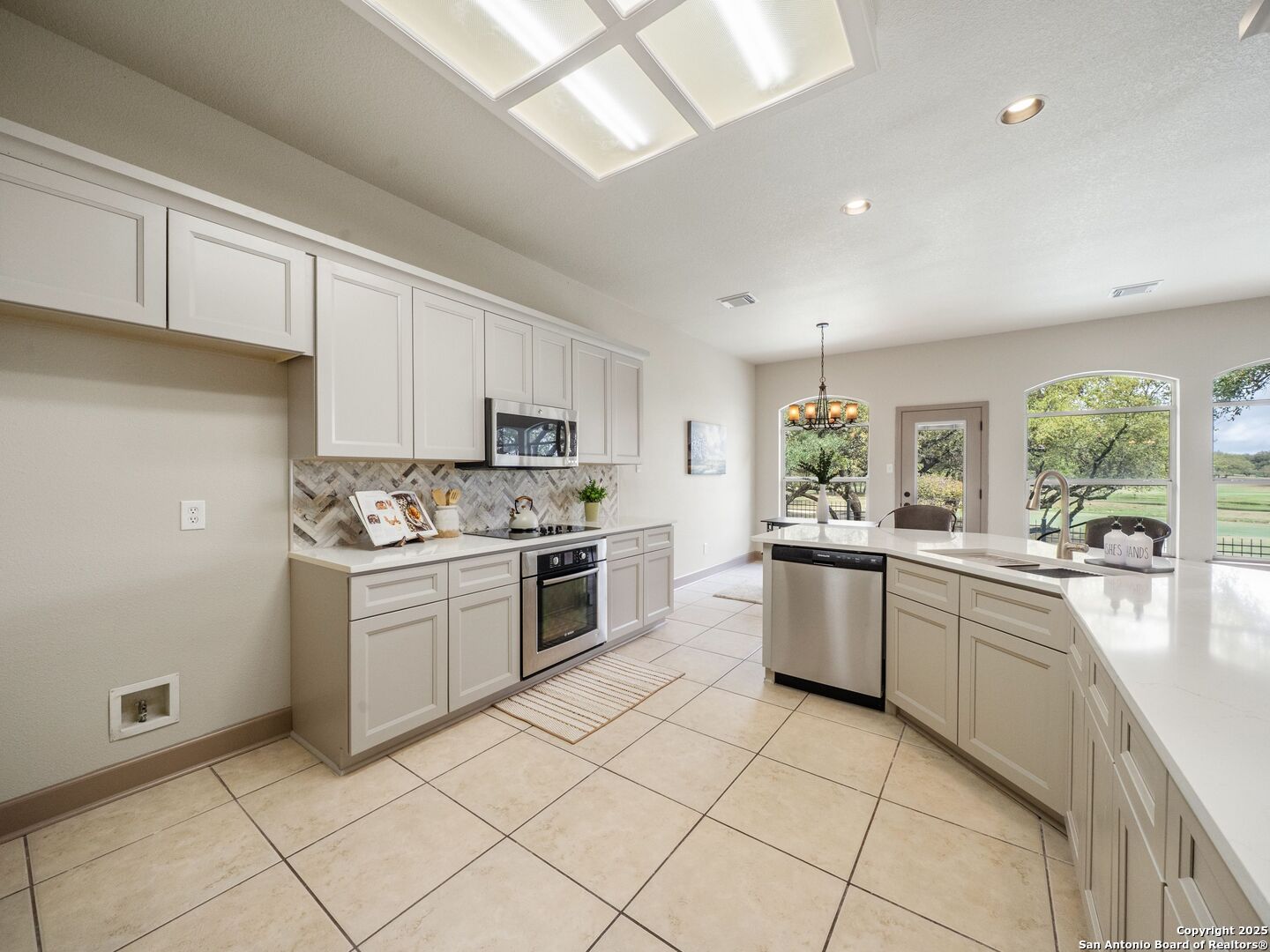 9743 SUGAR TRAIL