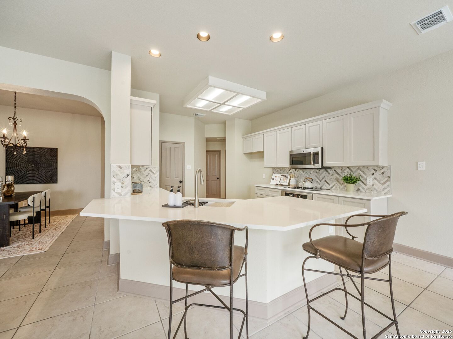 9743 SUGAR TRAIL