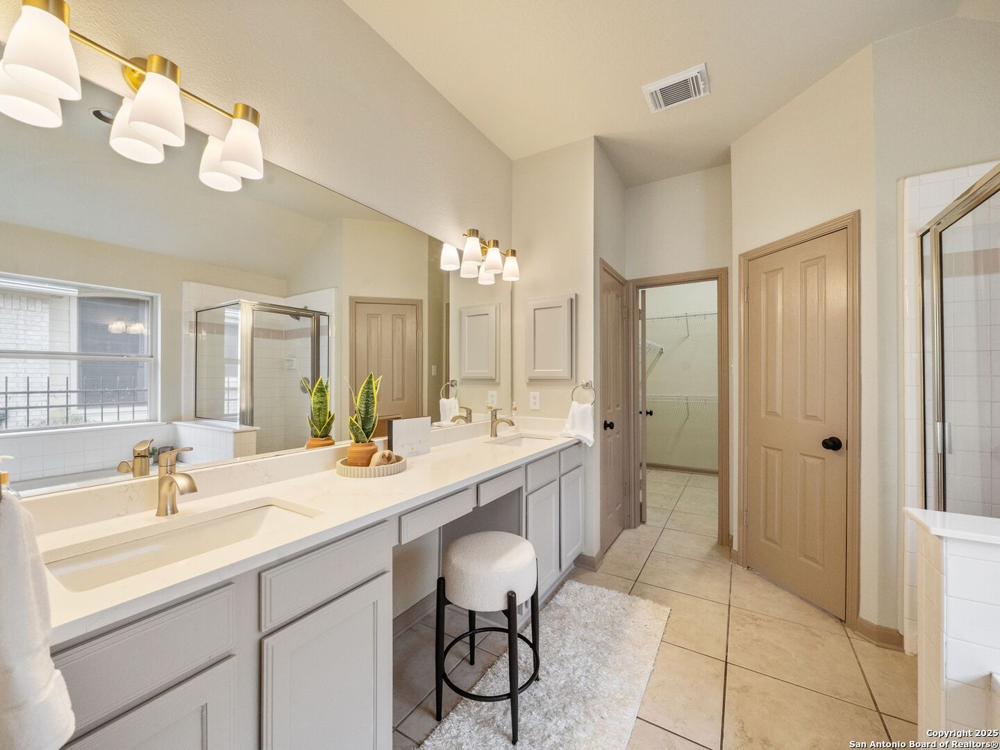9743 SUGAR TRAIL