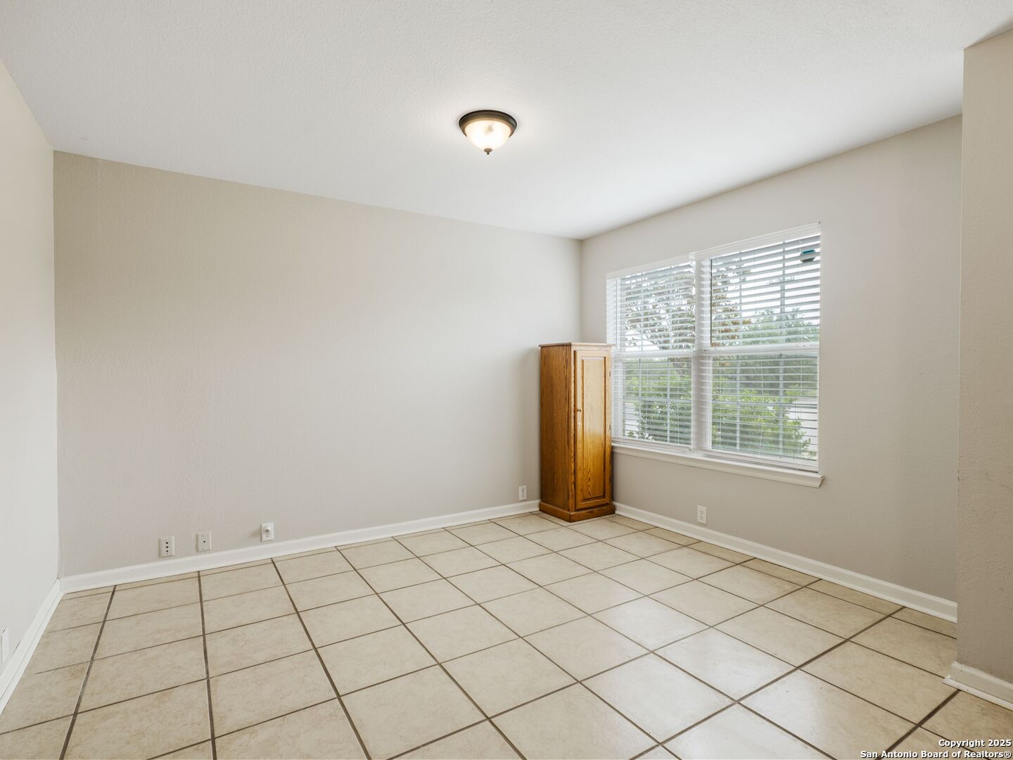3842 Fiesta Trail