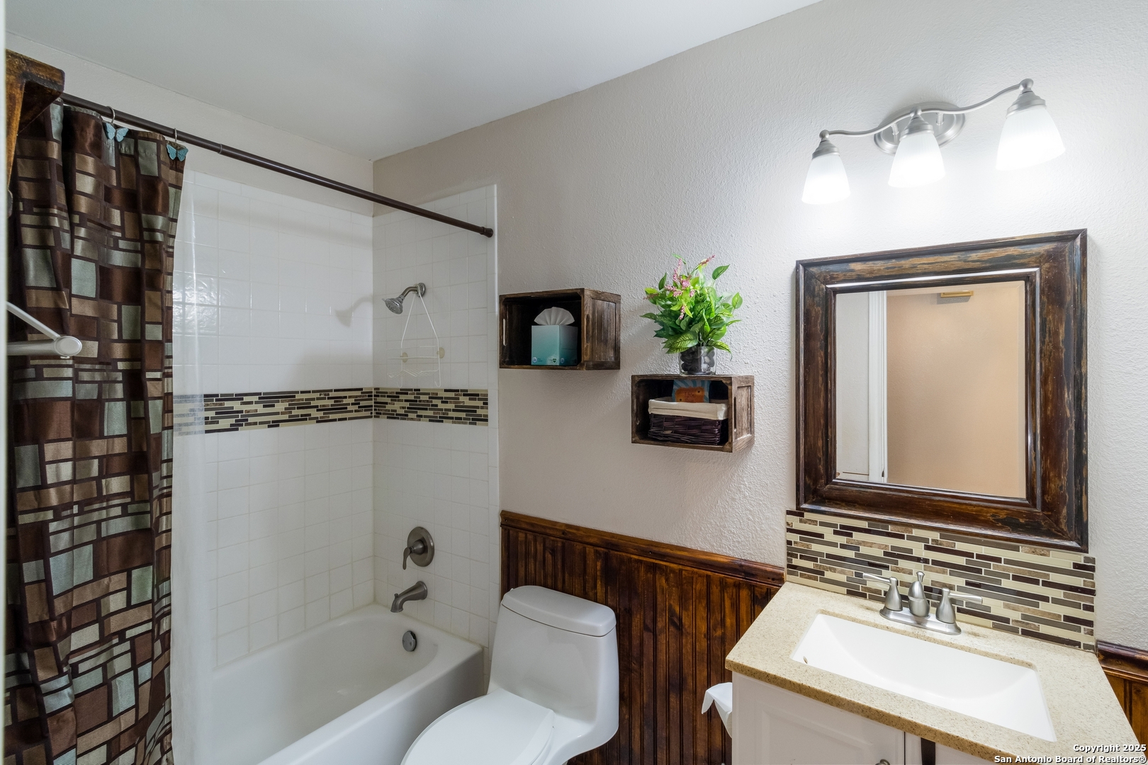 9467 Brushy Point