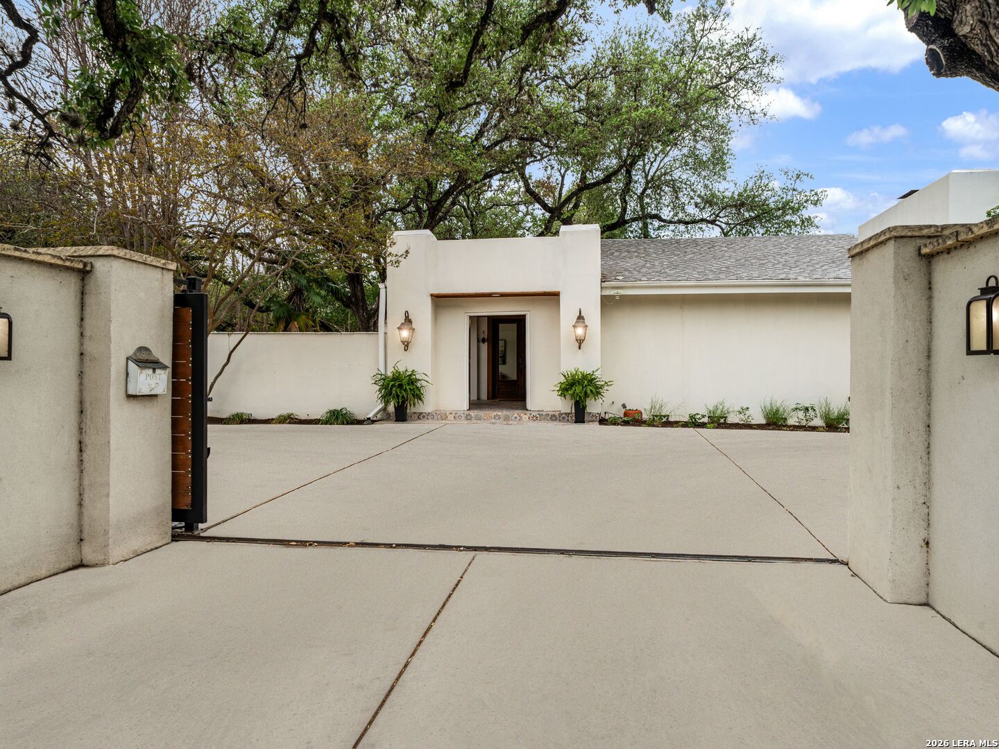 7887 N NEW BRAUNFELS AVE