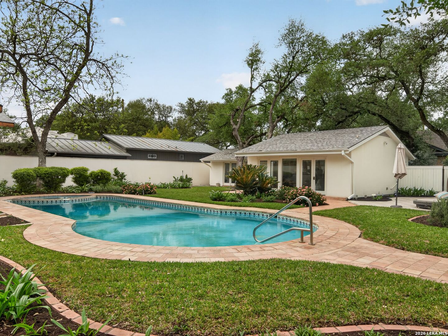 7887 N NEW BRAUNFELS AVE