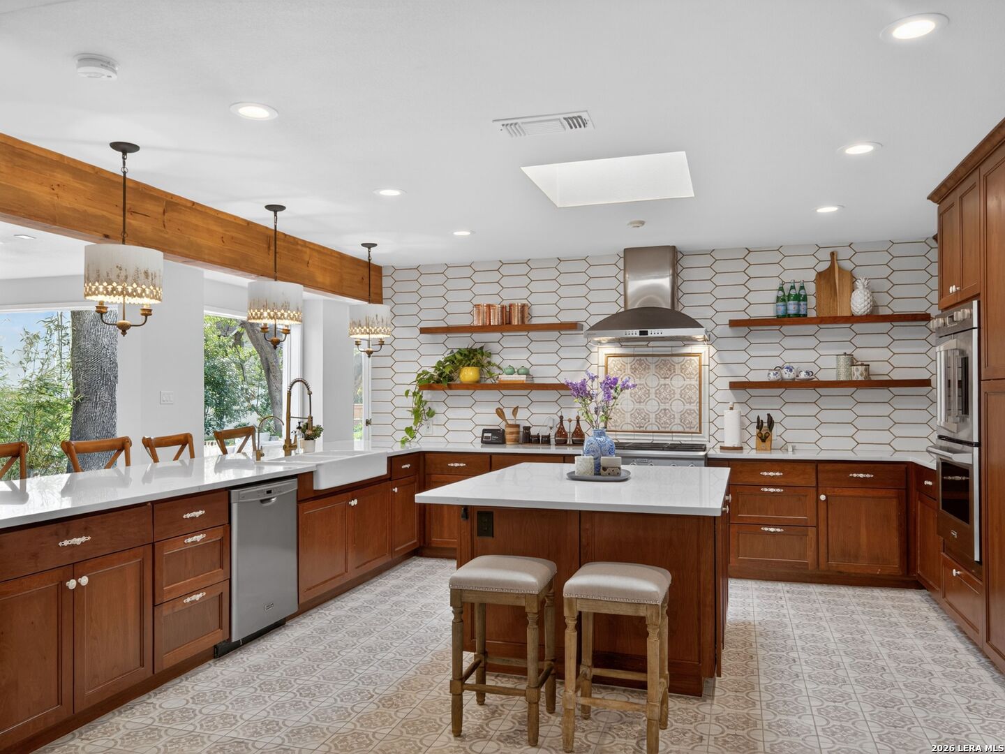 7887 N NEW BRAUNFELS AVE