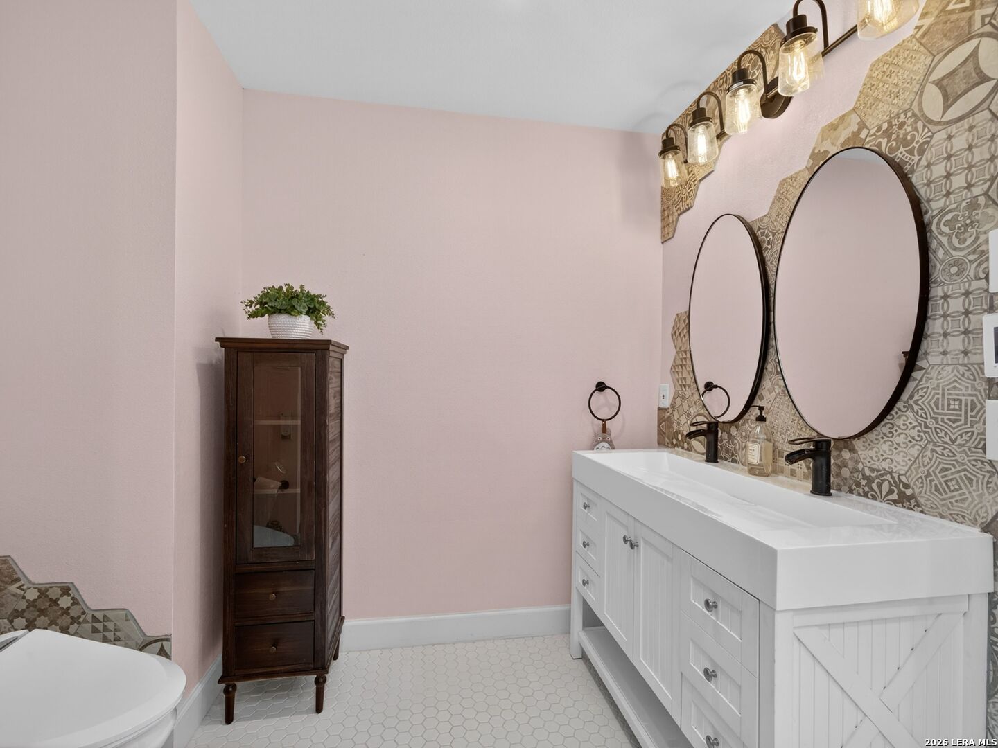 7887 N NEW BRAUNFELS AVE