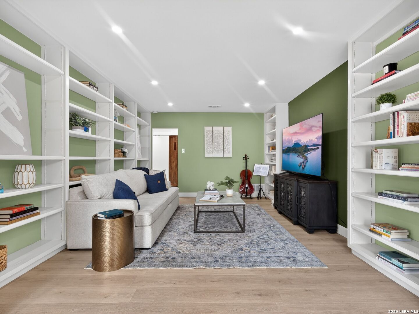 7887 N NEW BRAUNFELS AVE