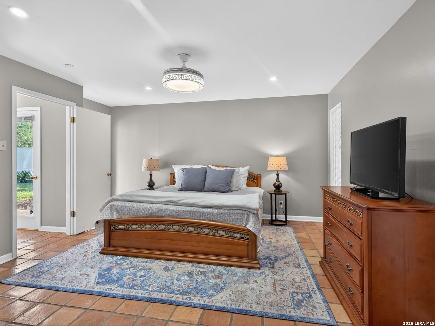 7887 N NEW BRAUNFELS AVE