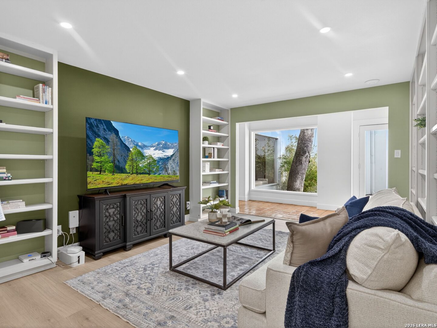 7887 N NEW BRAUNFELS AVE