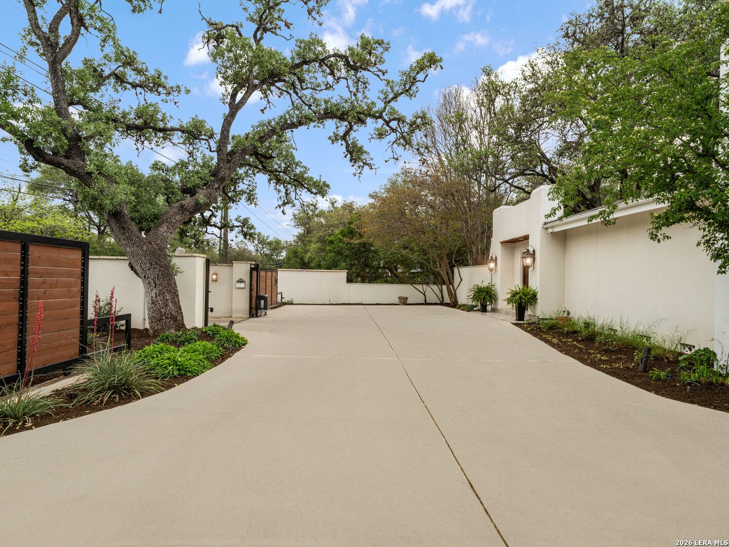 7887 N NEW BRAUNFELS AVE