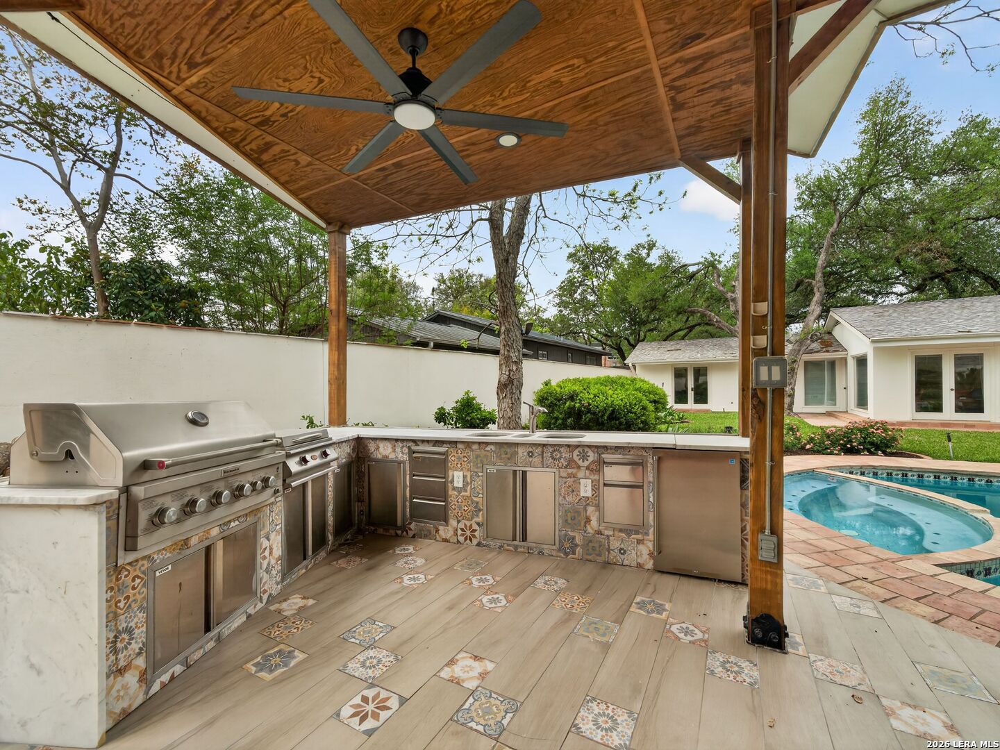 7887 N NEW BRAUNFELS AVE