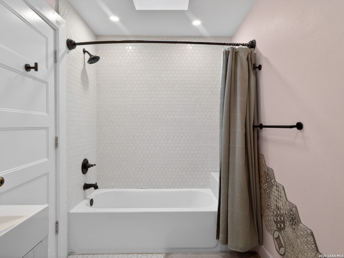 7887 N NEW BRAUNFELS AVE