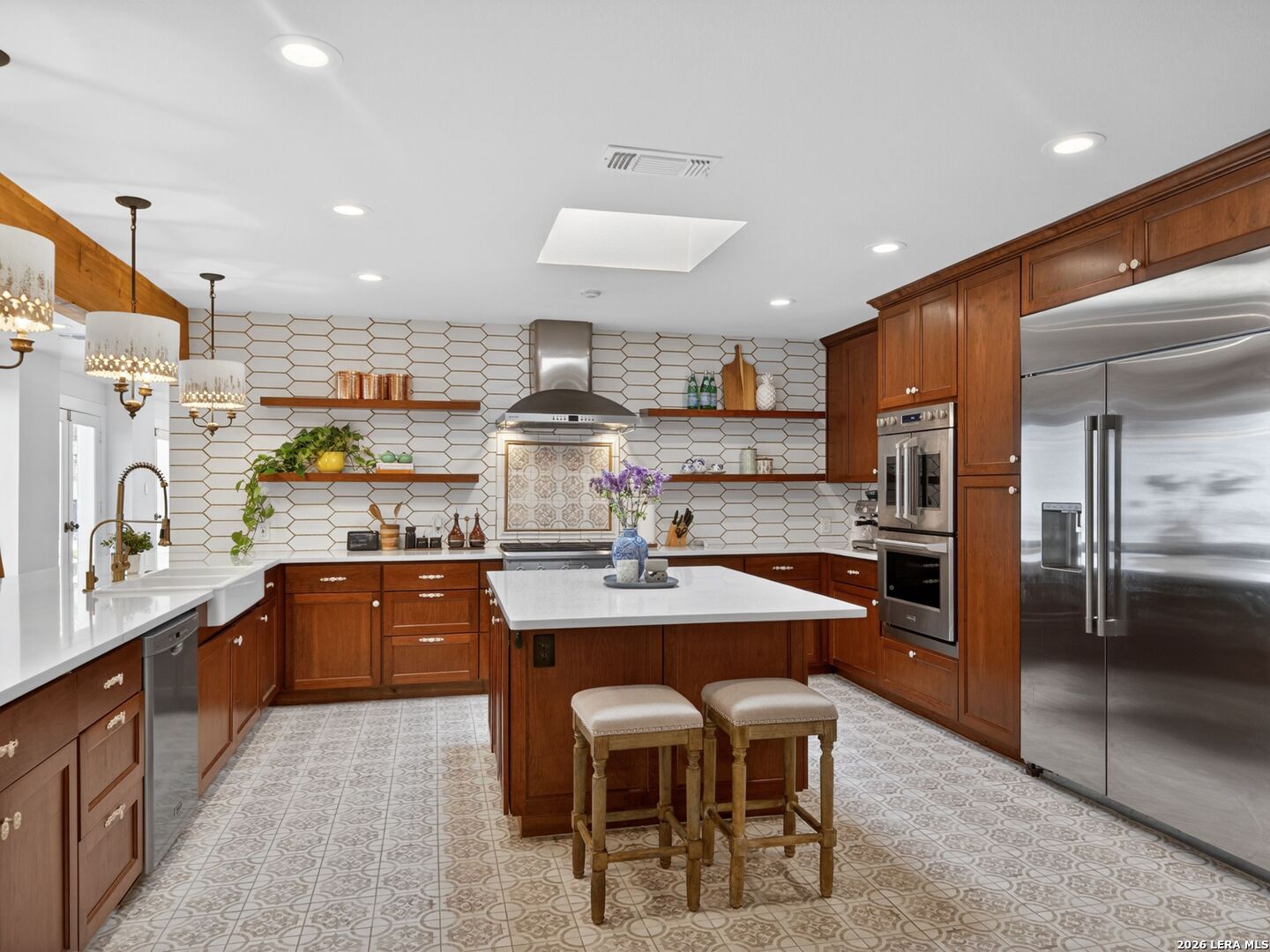 7887 N NEW BRAUNFELS AVE