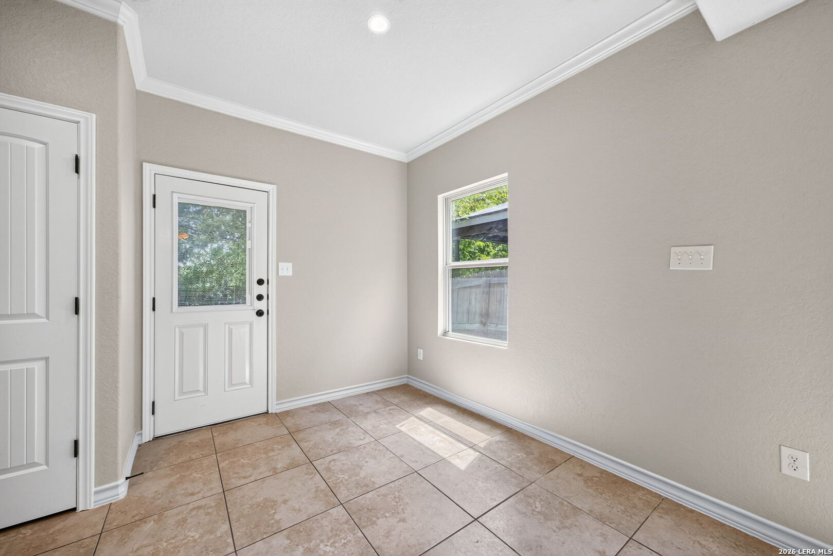 6922 Lakeview Dr Unit: 102