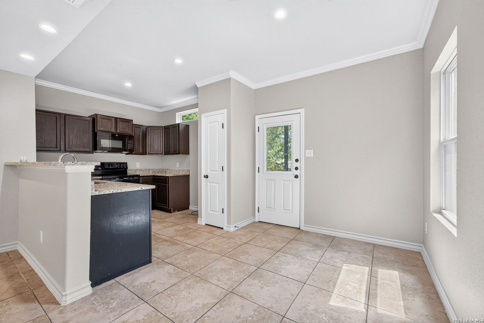 6922 Lakeview Dr Unit: 102