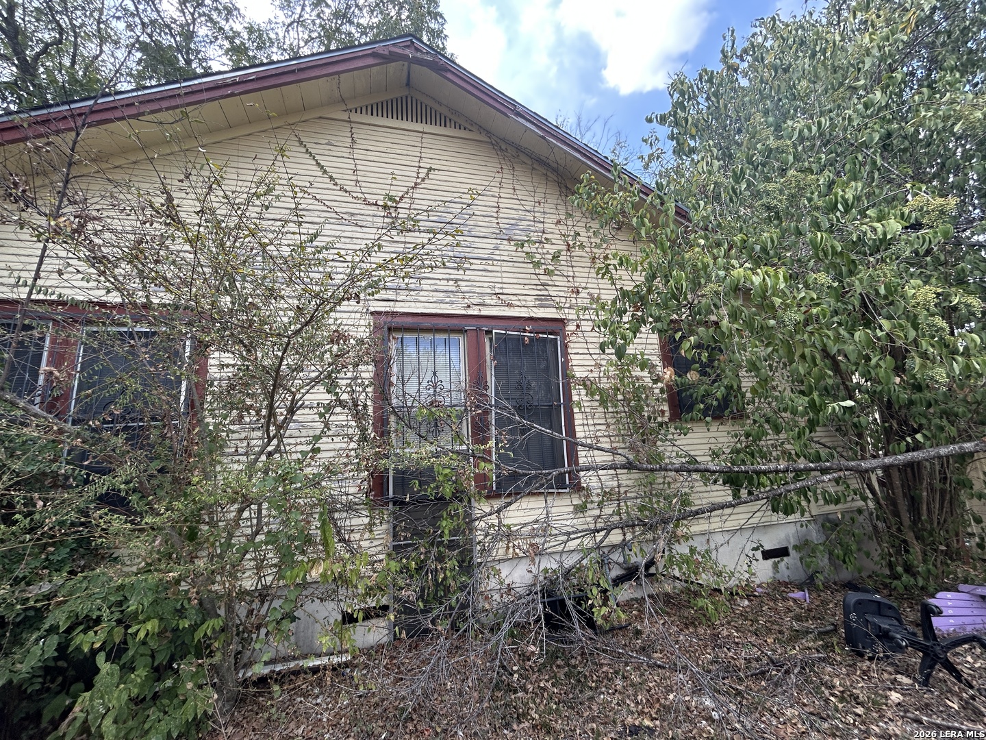1304 SAN BERNARD ST
