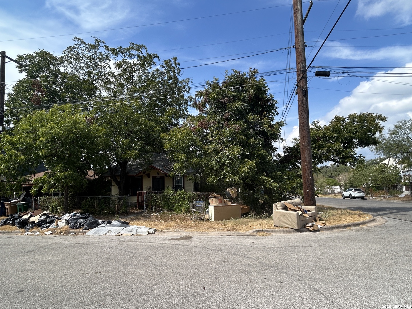 1304 SAN BERNARD ST