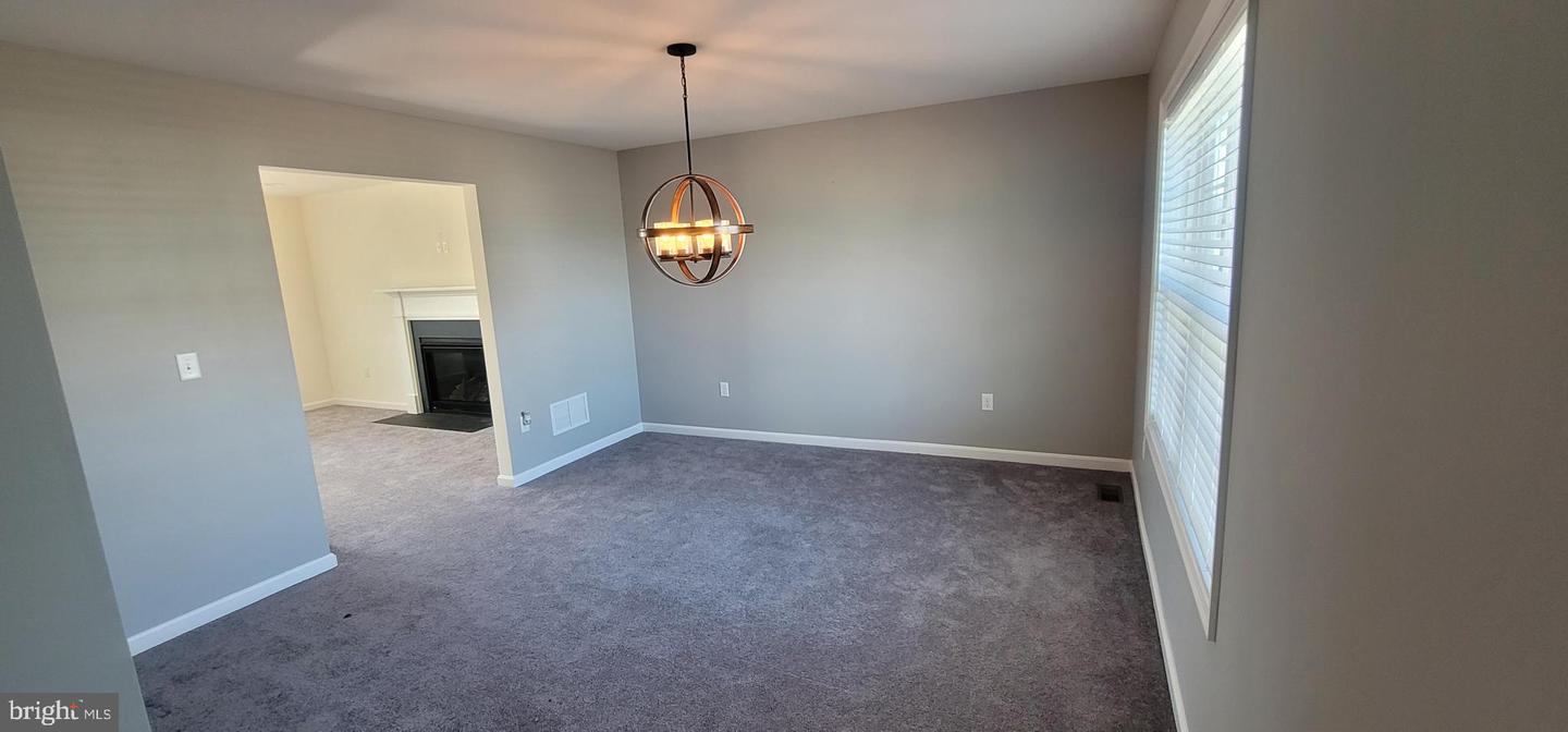 128 Amanda Ave