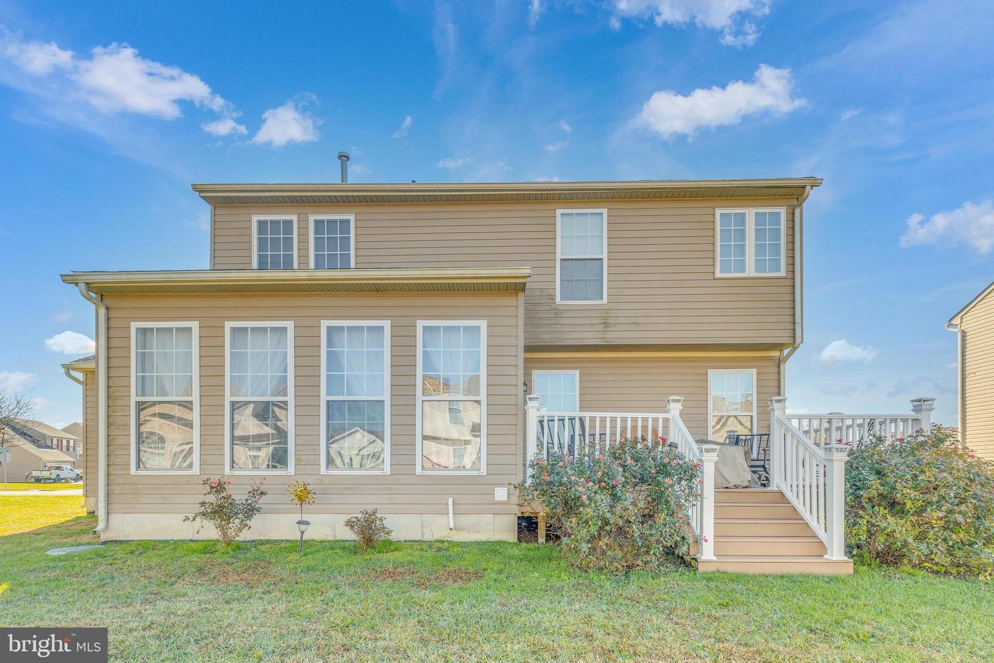 236 E Braeburn Dr