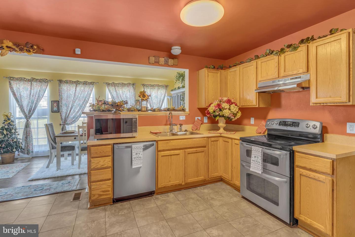 236 E Braeburn Dr