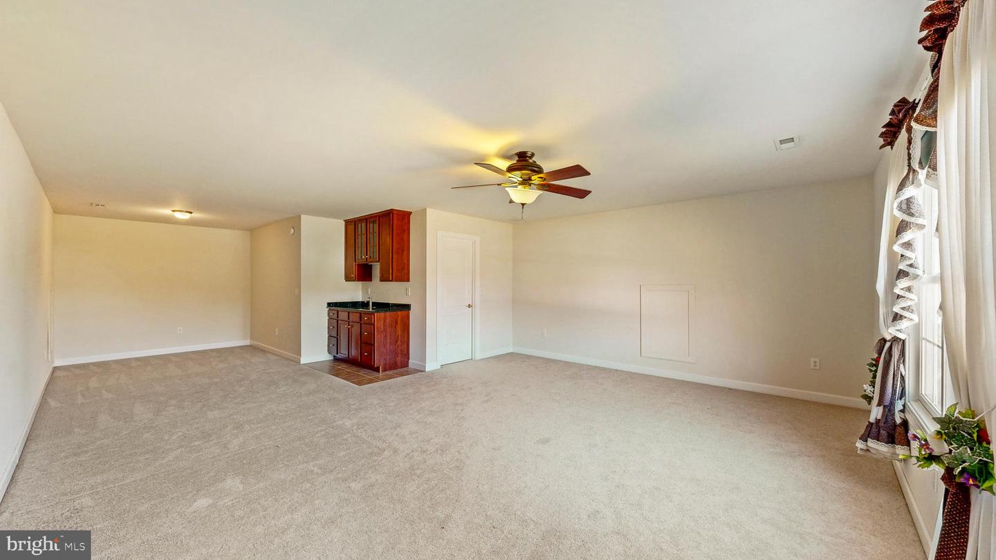 29 Winesap Ln