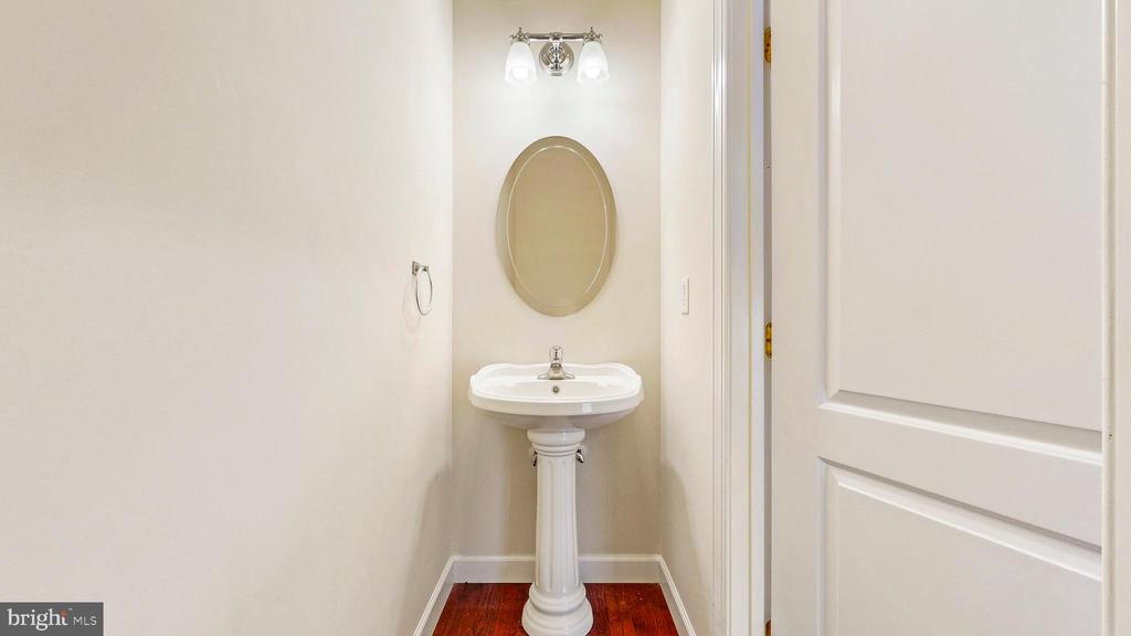 29 Winesap Ln