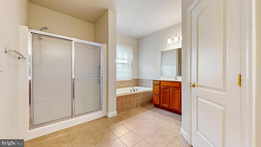 29 Winesap Ln